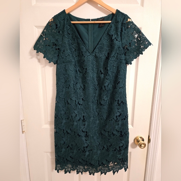 Ann Taylor Dresses & Skirts - Ann Taylor Green Lace Midi Dress V Neck Size 12